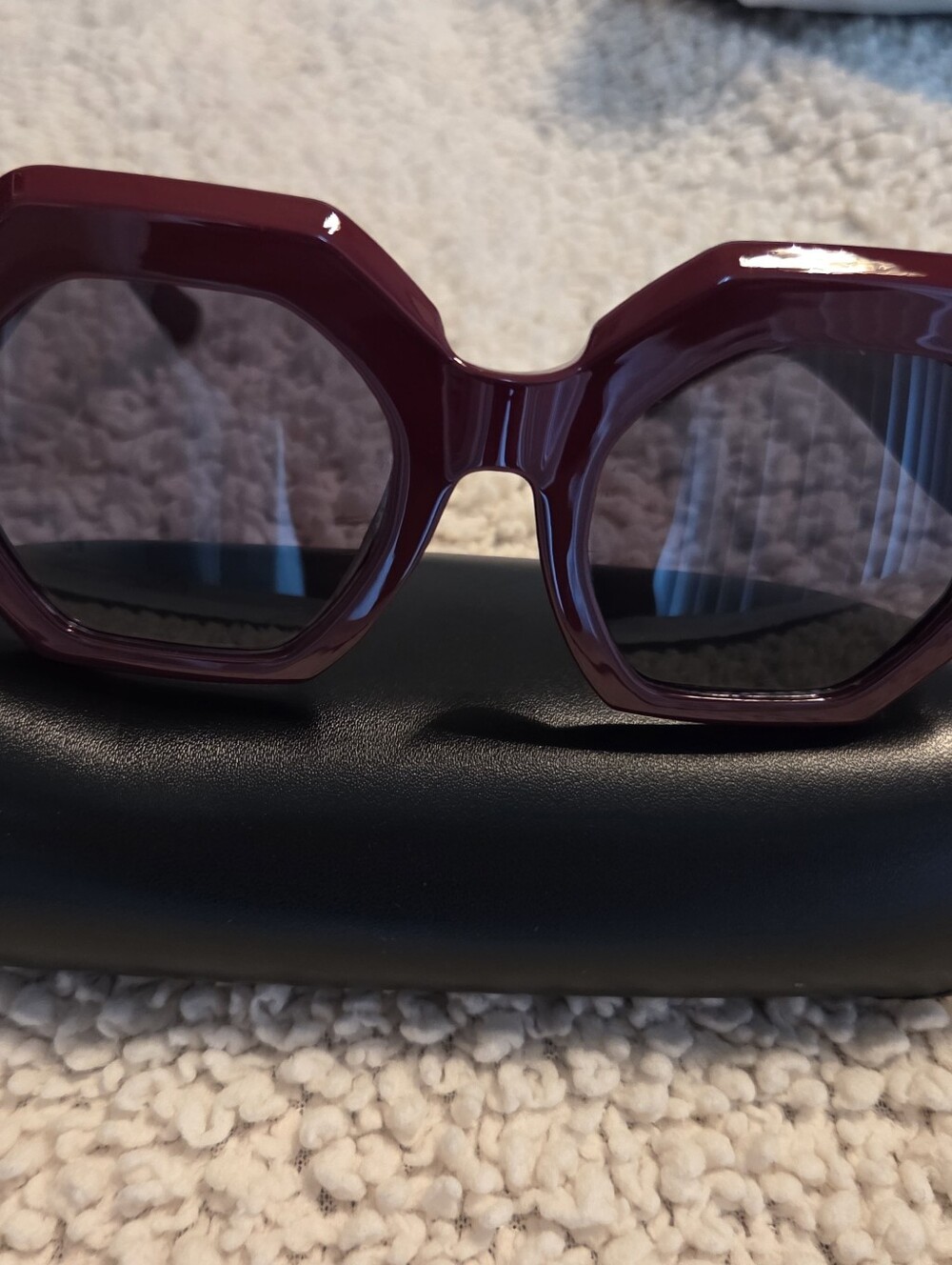 NWOT Women’s Oversized Geometric Sunglasses in Burgundy